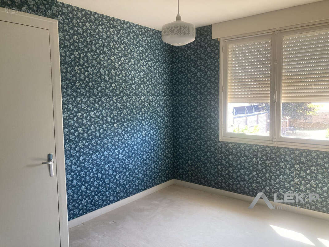 Maison 182 m² à Saint-Malo-Du-Bois  - photo 4