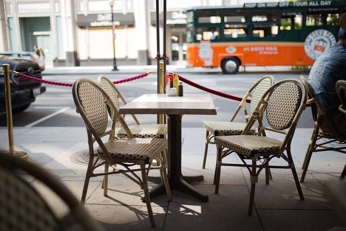 Autre à PARIS-12E
