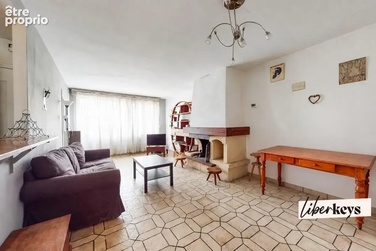 Maison de 120m² avec 4 chambres, jardin, garage, et cave - photo 2