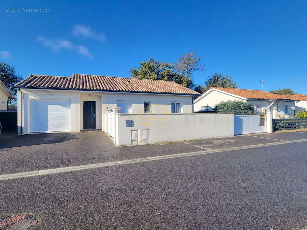 Maison à PARENTIS-EN-BORN