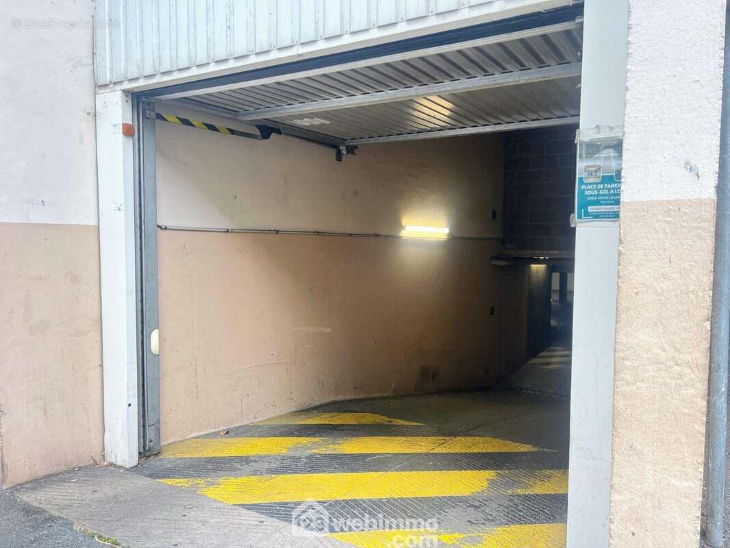 Parking 11 m² à Angers  - photo 3