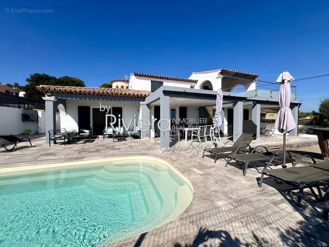 Maison à ROQUEBRUNE-SUR-ARGENS