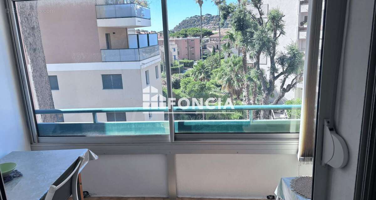 Appartement T2 avec garage fermé - Proche centre-ville et bord de mer - photo 8