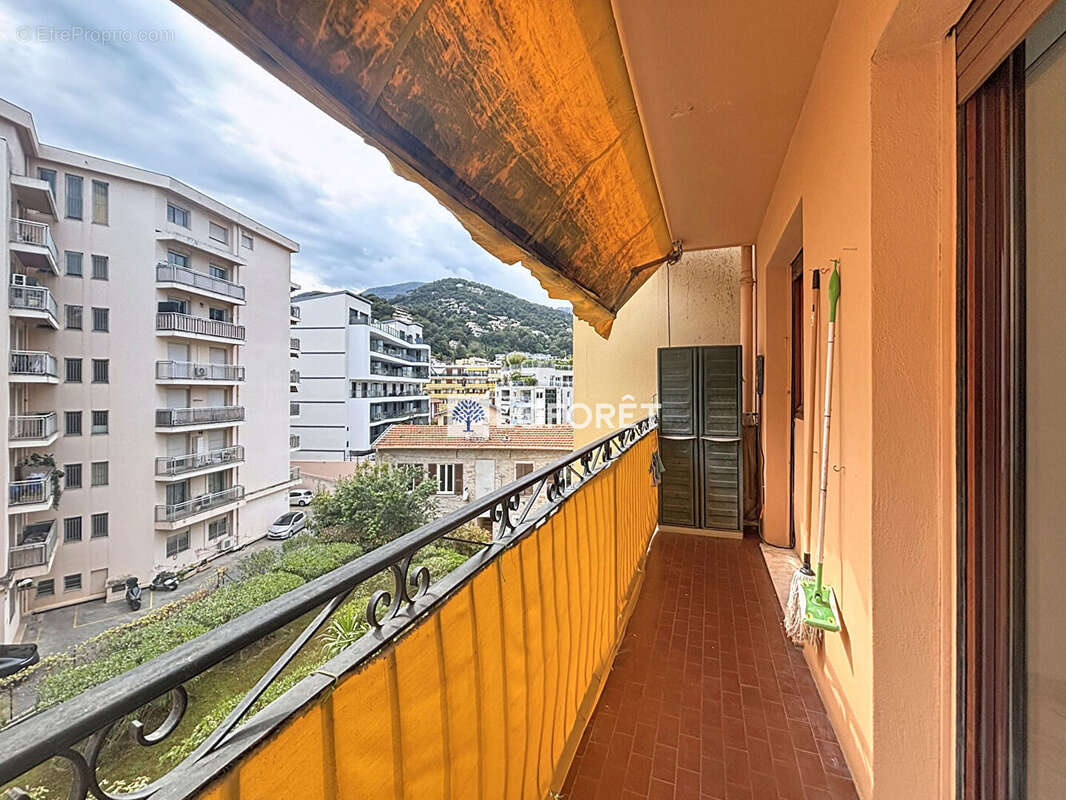 Appartement à ROQUEBRUNE-CAP-MARTIN
