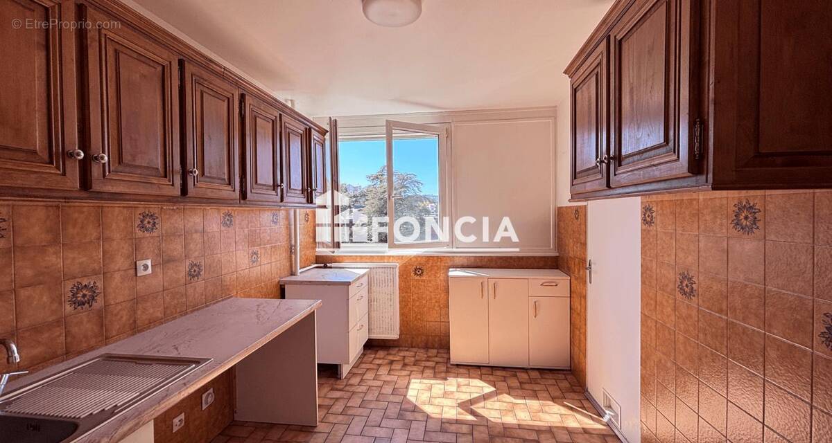 Appartement à SAINT-ETIENNE