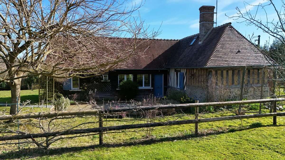 Maison à SAINT-GEORGES-EN-AUGE