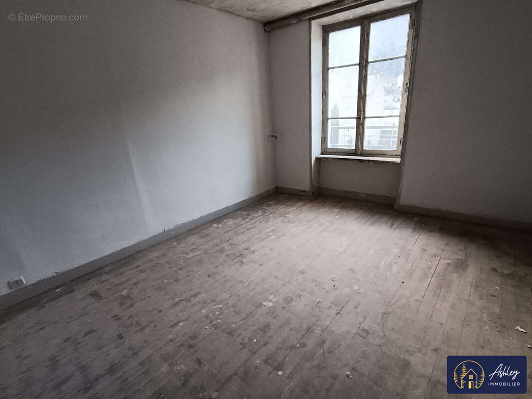 Appartement à BORT-LES-ORGUES