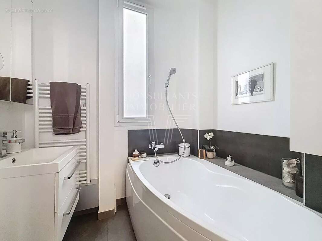 Appartement à PARIS-17E