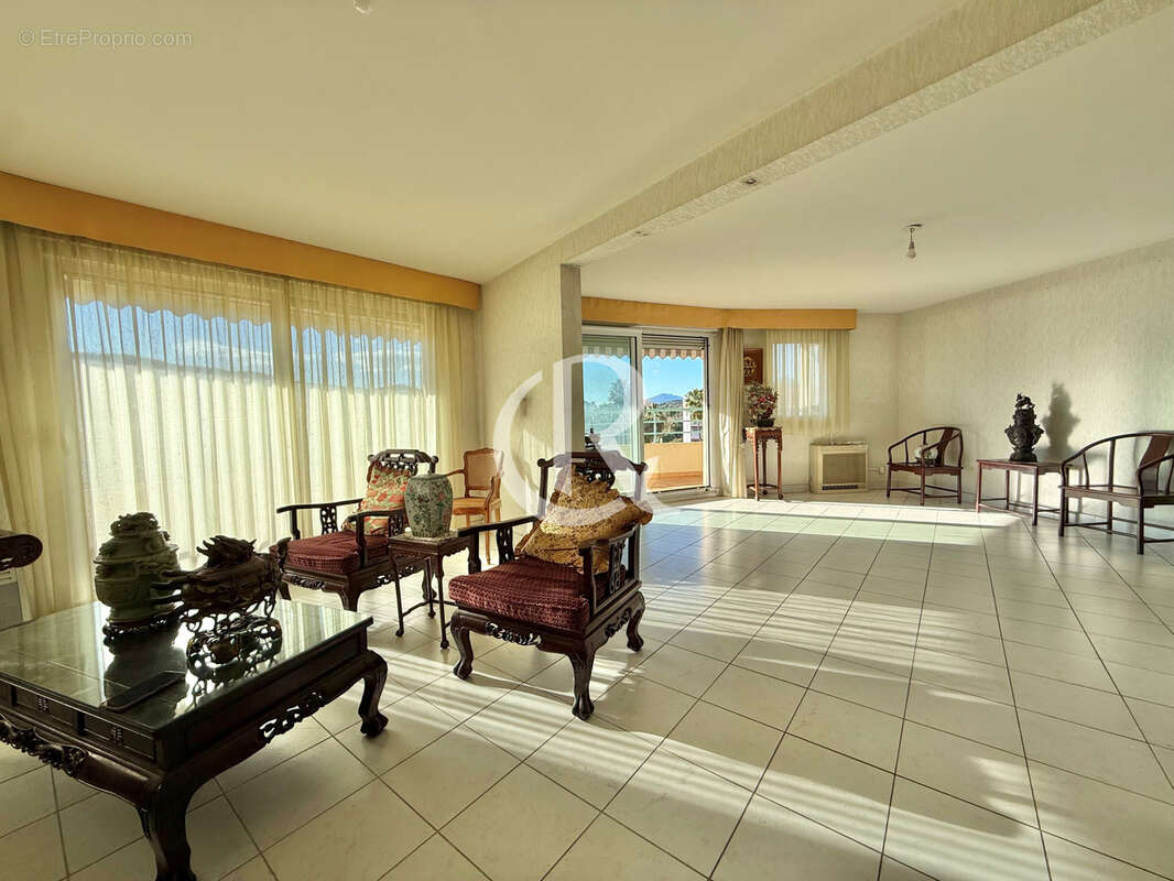 Appartement à HYERES