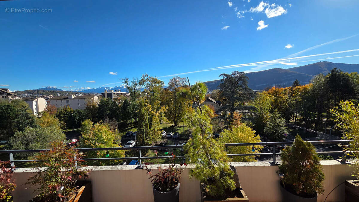 Appartement à AMBILLY