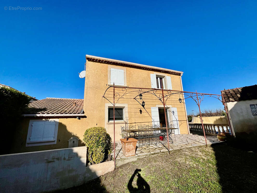 Maison à L'ISLE-SUR-LA-SORGUE