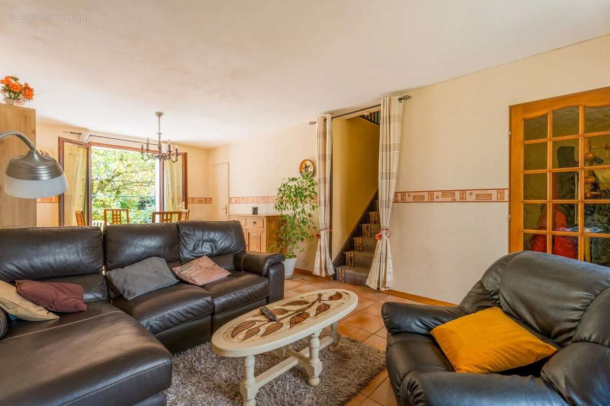 Maison mitoyenne T5 avec jardin - photo 7