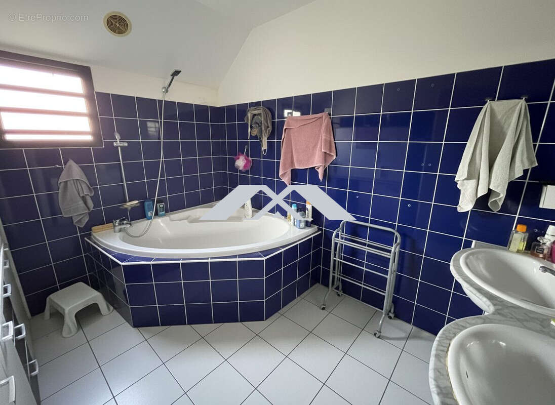 Maison 90 m² à Saint-Pierre  - photo 7