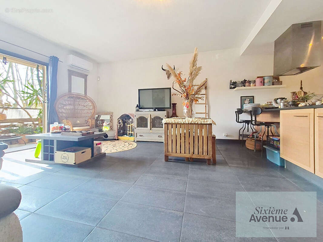 Appartement à SAINT-CYR-SUR-MER
