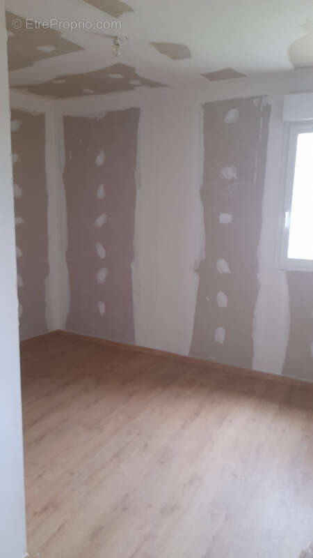 Appartement à BUSSIERE-GALANT