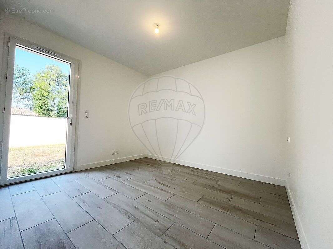 Maison à LES MATHES