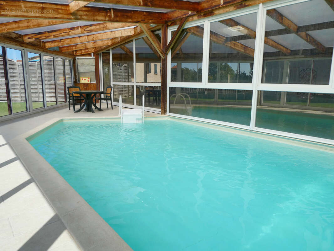 Maison à SAINT-LAURENT-DE-CHAMOUSSET