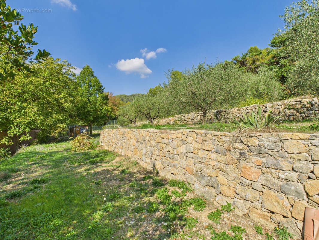 Maison à SOLLIES-TOUCAS