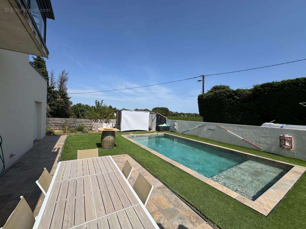 Villa avec piscine et garage - PINET - photo 19