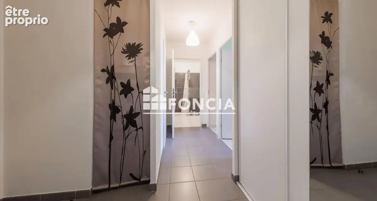 - Résidence le Domaine centre-ville -T3 65 m² - photo 6