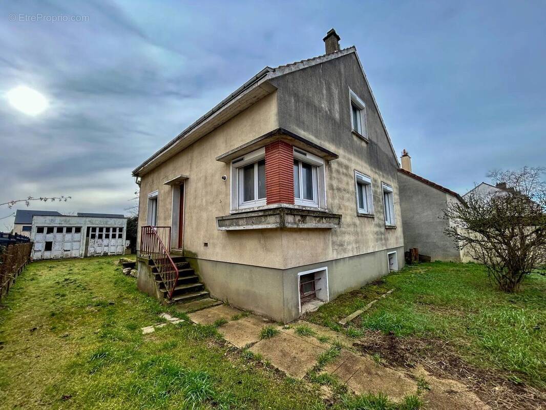 Maison à MAINVILLIERS