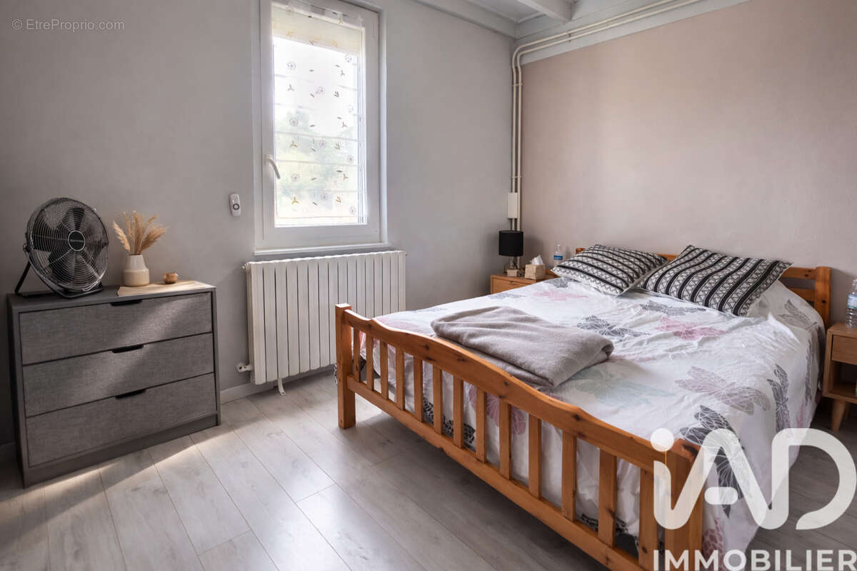 Maison 92 m² à Cronat  - photo 5