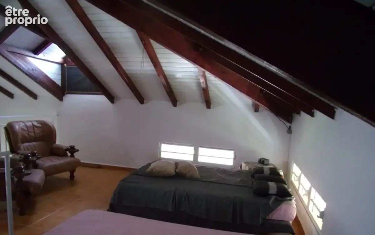Anse bertrand - maison a vendre de type t3 avec appartement de type t3 - photo 8