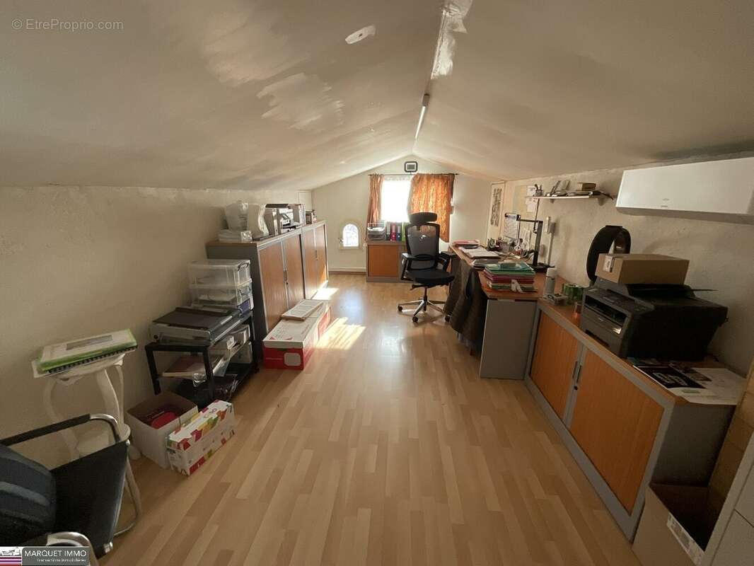 Découvrez cet ensemble immobilier composé de 2 villas indépendantes T6 de 179 m² et T3 de 59 m² en 4 faces sur 828 m² de terrain - photo 26