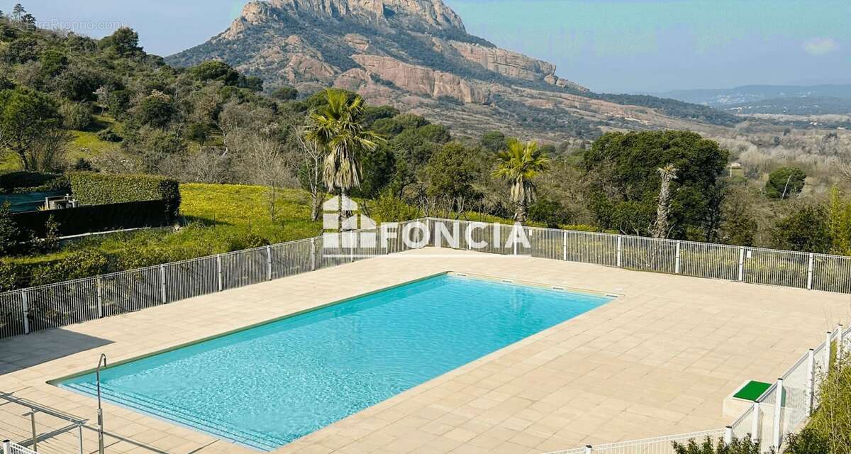 Maison à ROQUEBRUNE-SUR-ARGENS