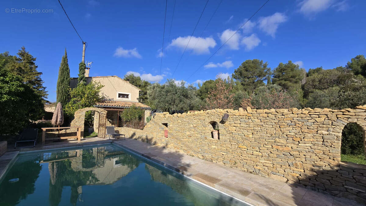 Maison à LE CASTELLET