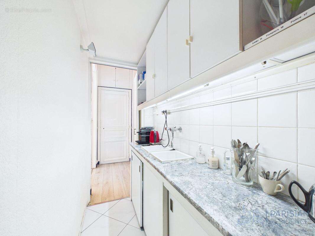 Appartement à PARIS-8E