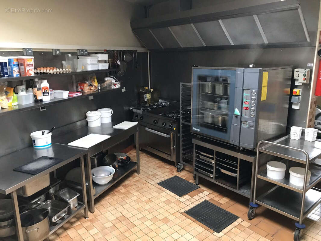 Commerce à VERNEUIL-SUR-AVRE