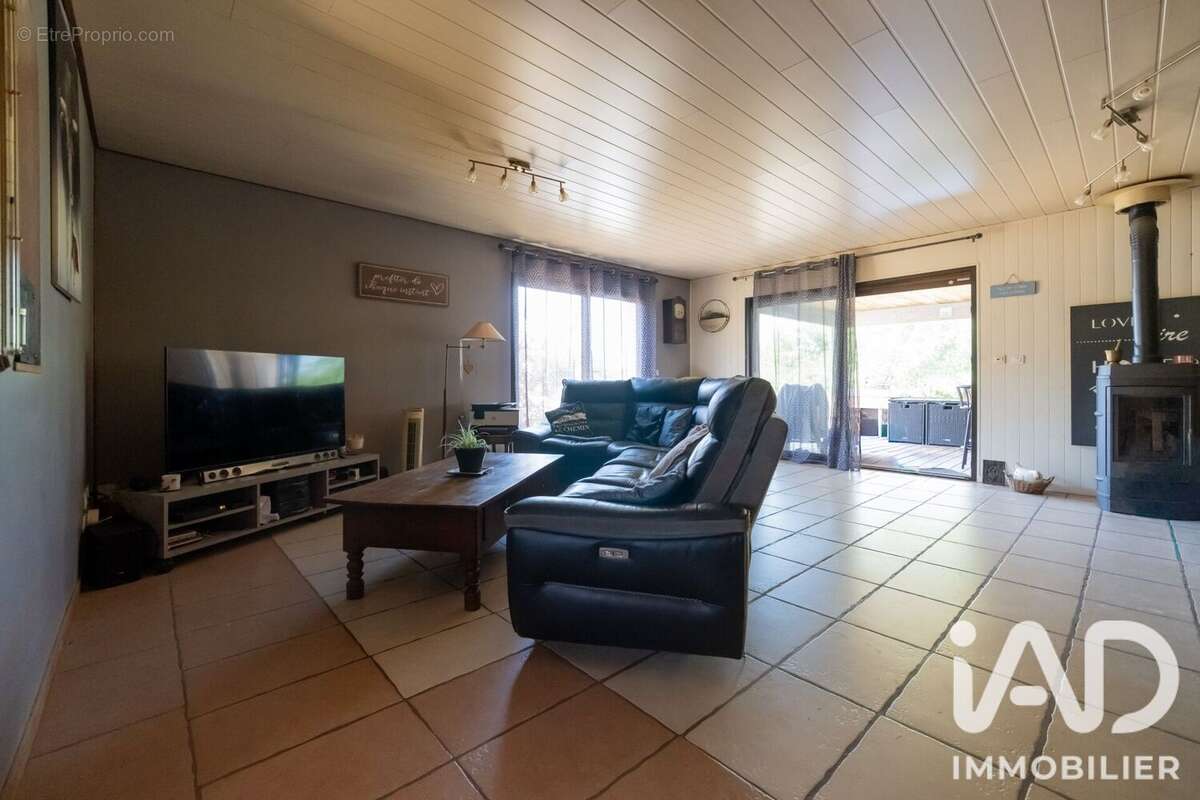Maison 130 m² à Louignac  - photo 4