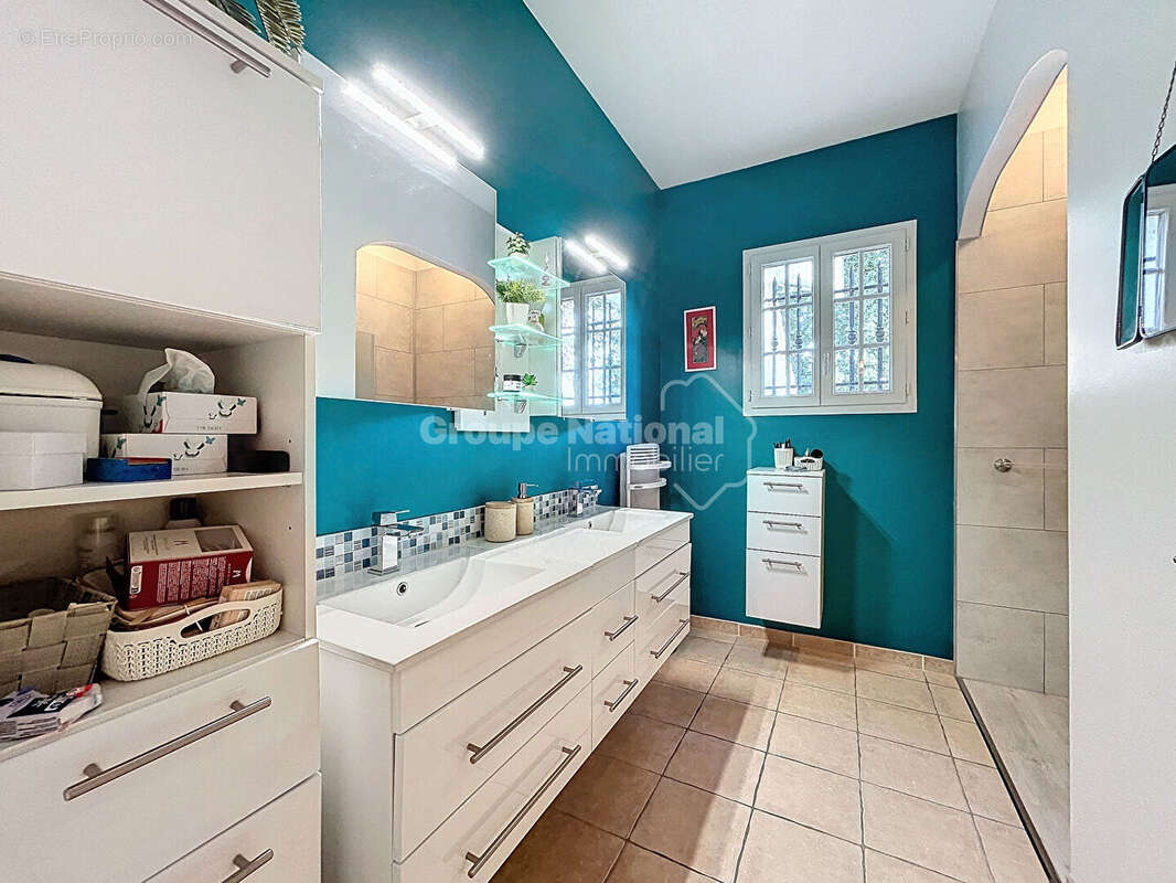 Maison à SAINT-RESTITUT