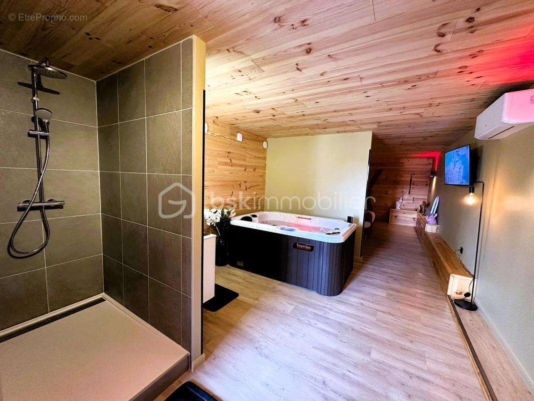Splendide bastide en campagne avec piscine, charme et tranquillité assurés à Saint-Thomé ! - photo 17