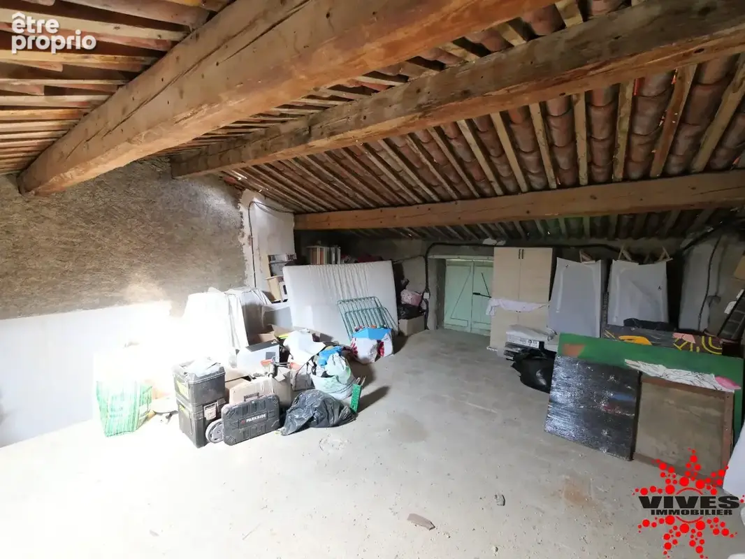Maison de village de 115 m² avec jardin et beau potentiel - photo 10