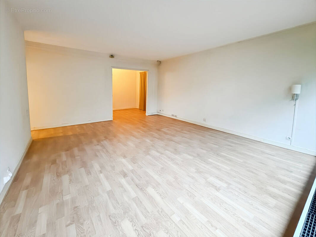 Appartement à VERRIERES-LE-BUISSON