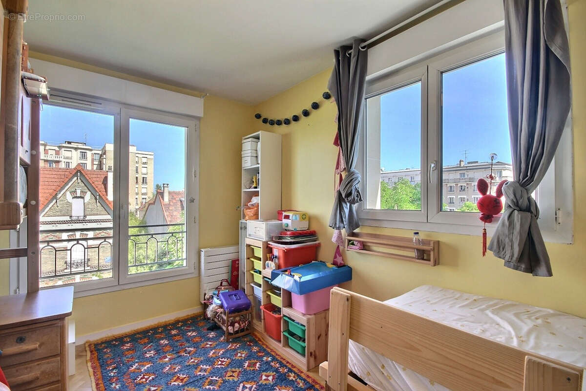 Appartement à COURBEVOIE
