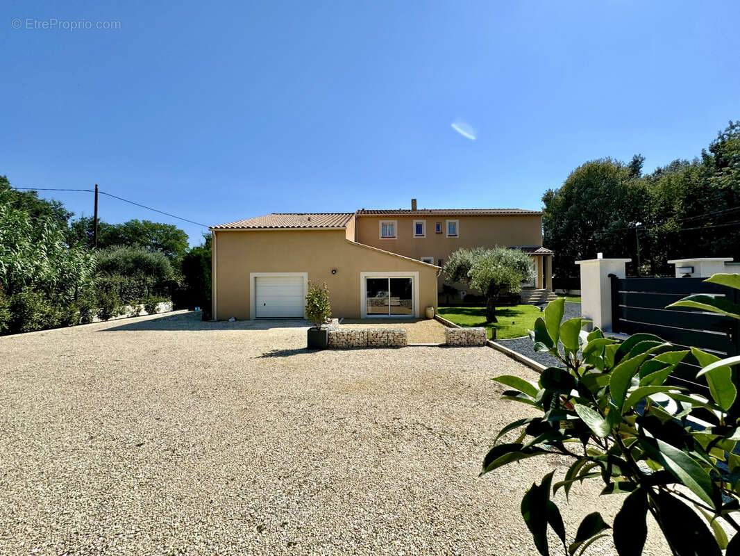 Maison à PIOLENC