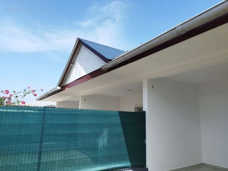 Appartement à REMIRE-MONTJOLY