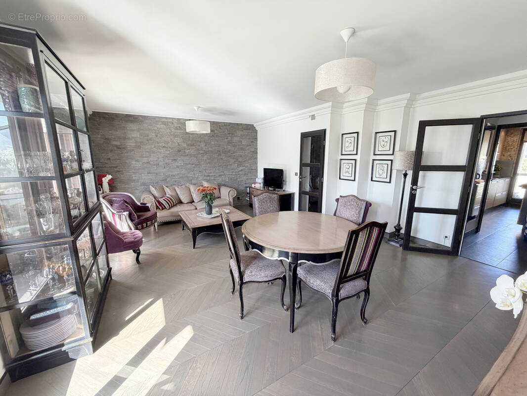 Appartement à SAINT-MAUR-DES-FOSSES