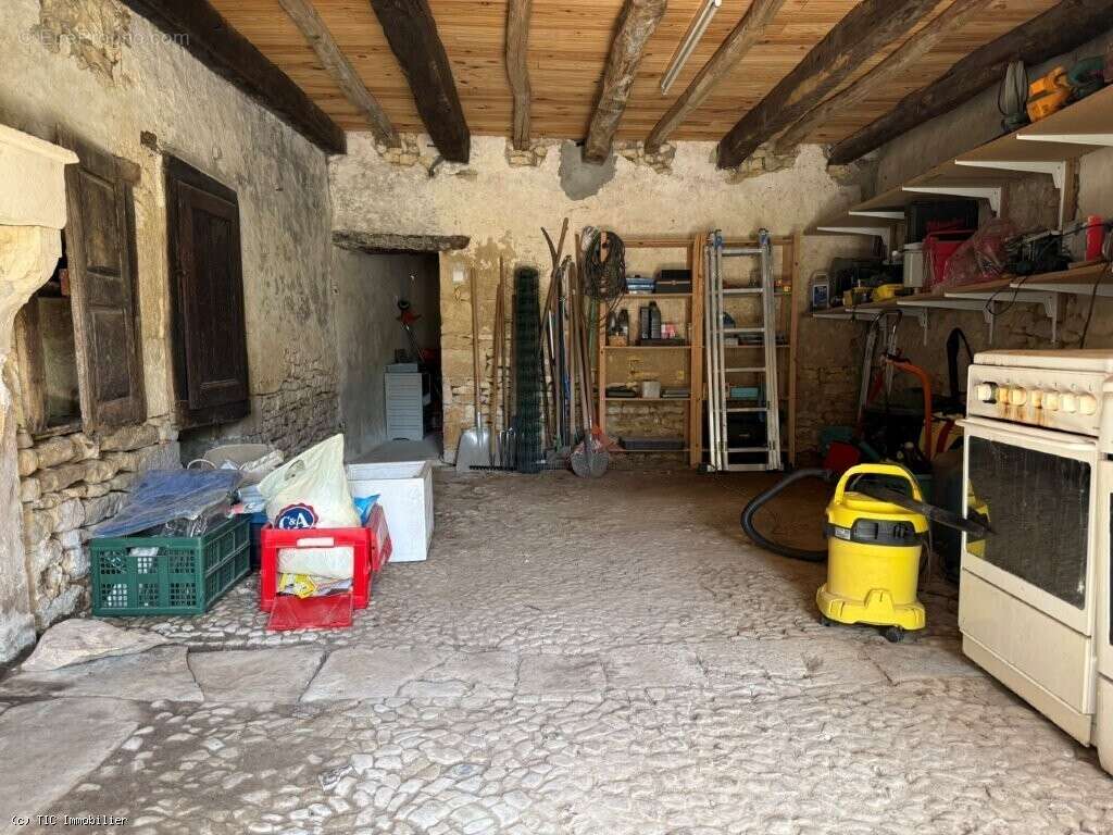 Maison à CHAMPAGNE-MOUTON