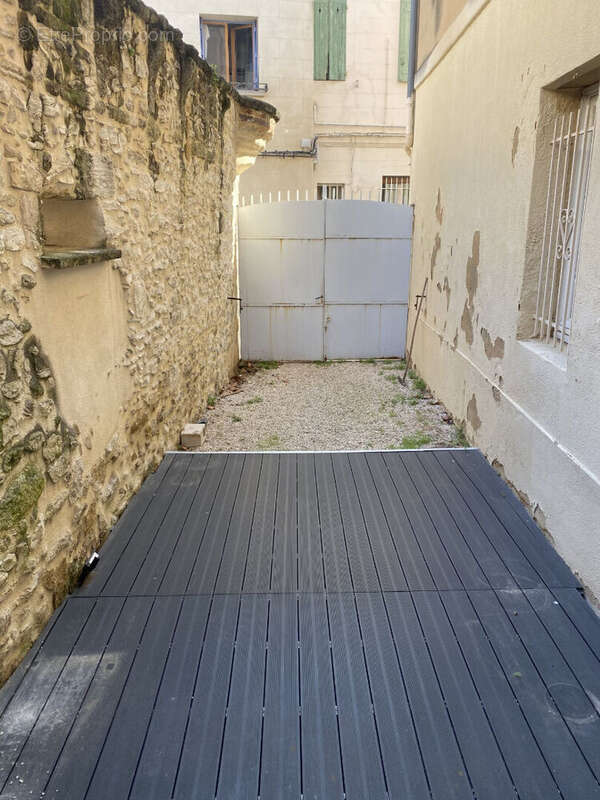 AVIGNON T3 intra muros avec grande cour privative au calme - photo 10