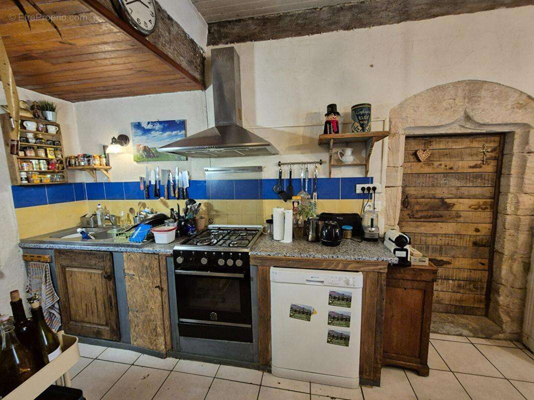 Maison à DAMPIERRE-SUR-SALON