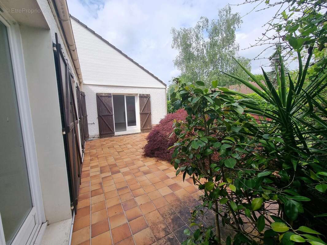 Maison à SAINT-PRYVE-SAINT-MESMIN