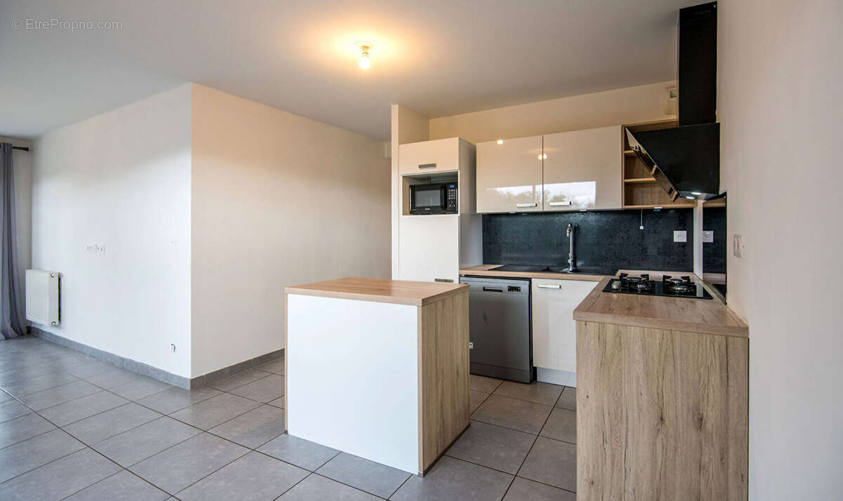 Appartement à ONET-LE-CHATEAU