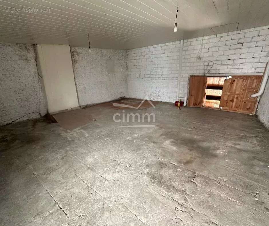 Maison à LARAGNE-MONTEGLIN