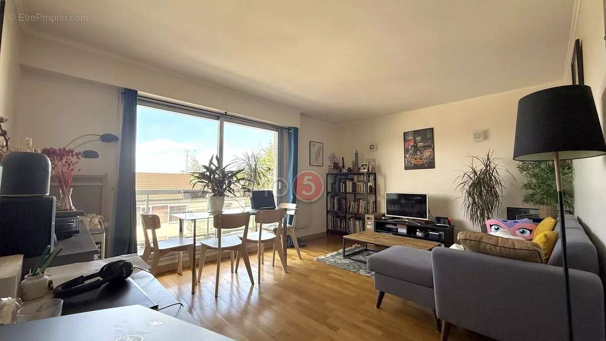 Appartement à LE RAINCY