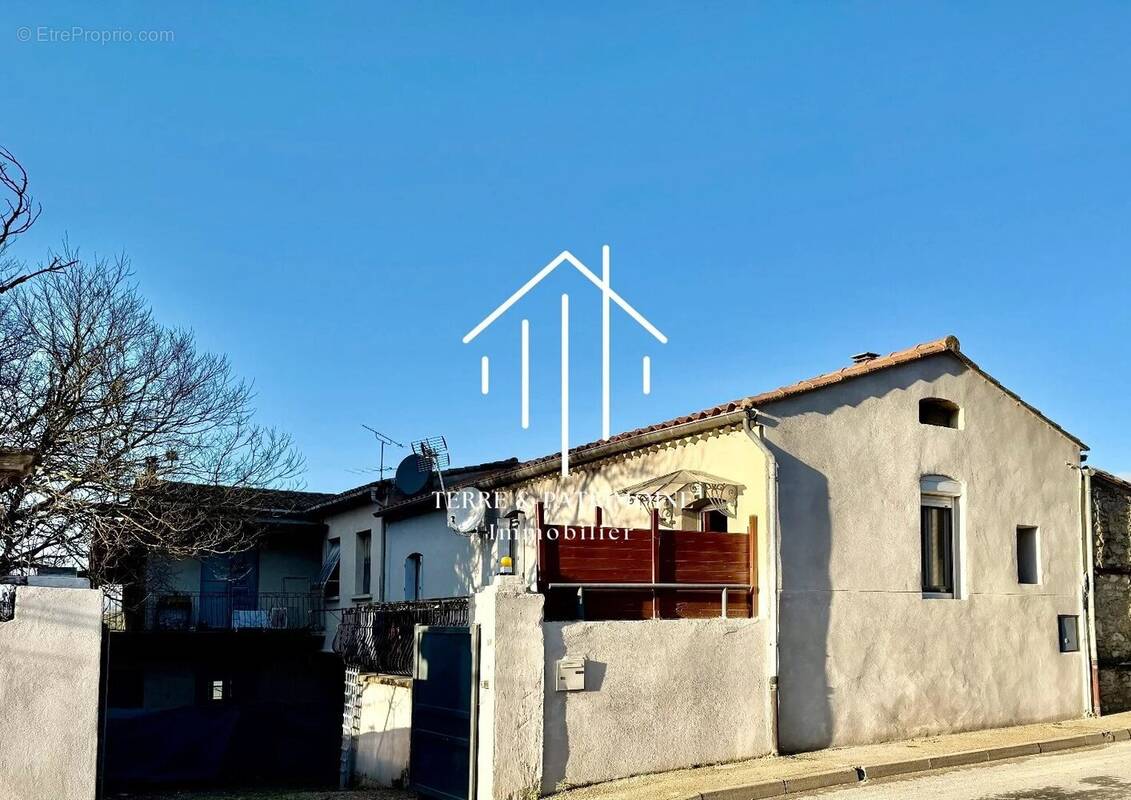 Maison à SAINT-JEAN-DE-MARUEJOLS-ET-AVEJAN