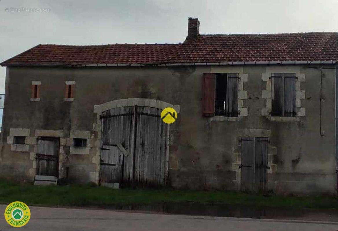 Maison à MONTMARAULT